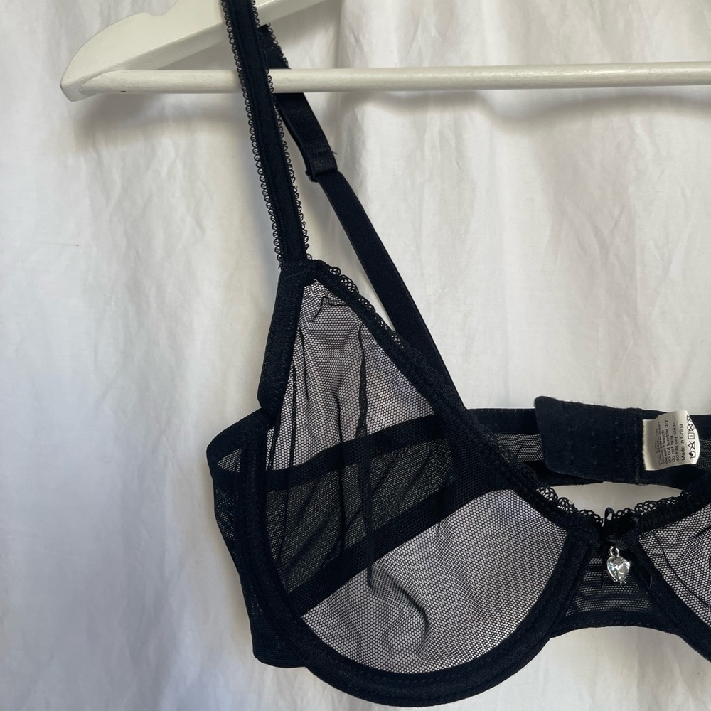 Elegant Black Lace Sheer Bra whimsy goth Size 32B - Picture 3 of 11